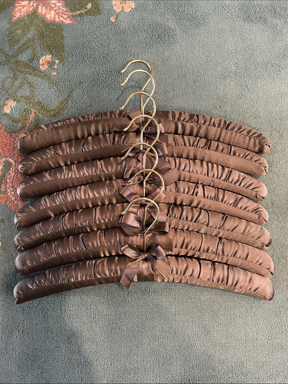 Green Satin Padded Closet Hangers with Bow - Set of 7